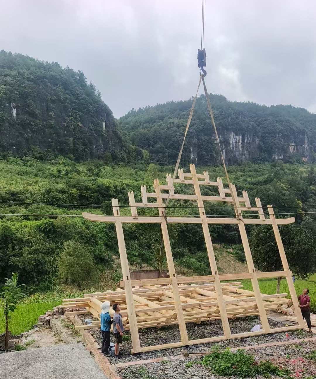 光泽县汽车吊出租公司怎么保证发动机散热问题