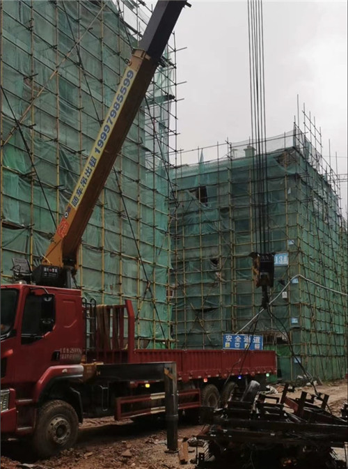 光泽县“慢工细活”—— 吊车的 “微动控制” 技术